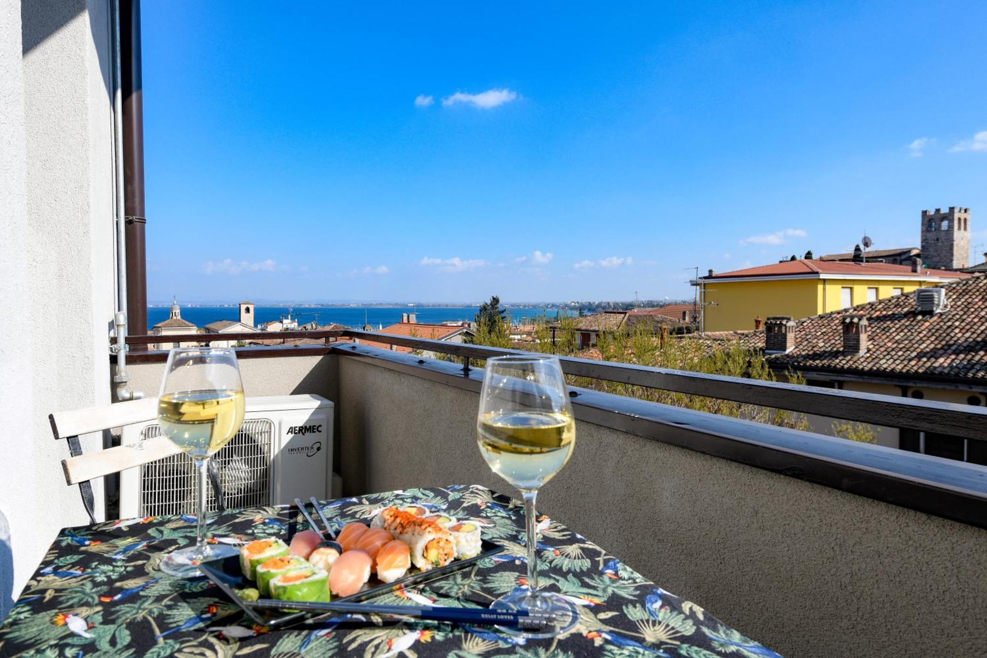 Appartamento DesenzanoLoft L'attico di Jack Desenzano del Garda Esterno foto
